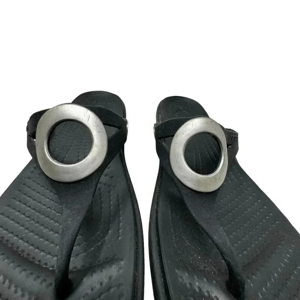 Crocs Women's size 10 Sanrah  Metallic o-ring Wedge Flip black &silver - Picture 5 of 8